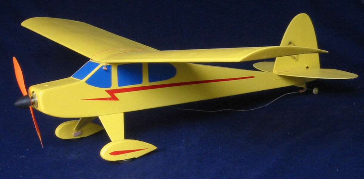 リトルトートバルサ複葉機 機体一覧