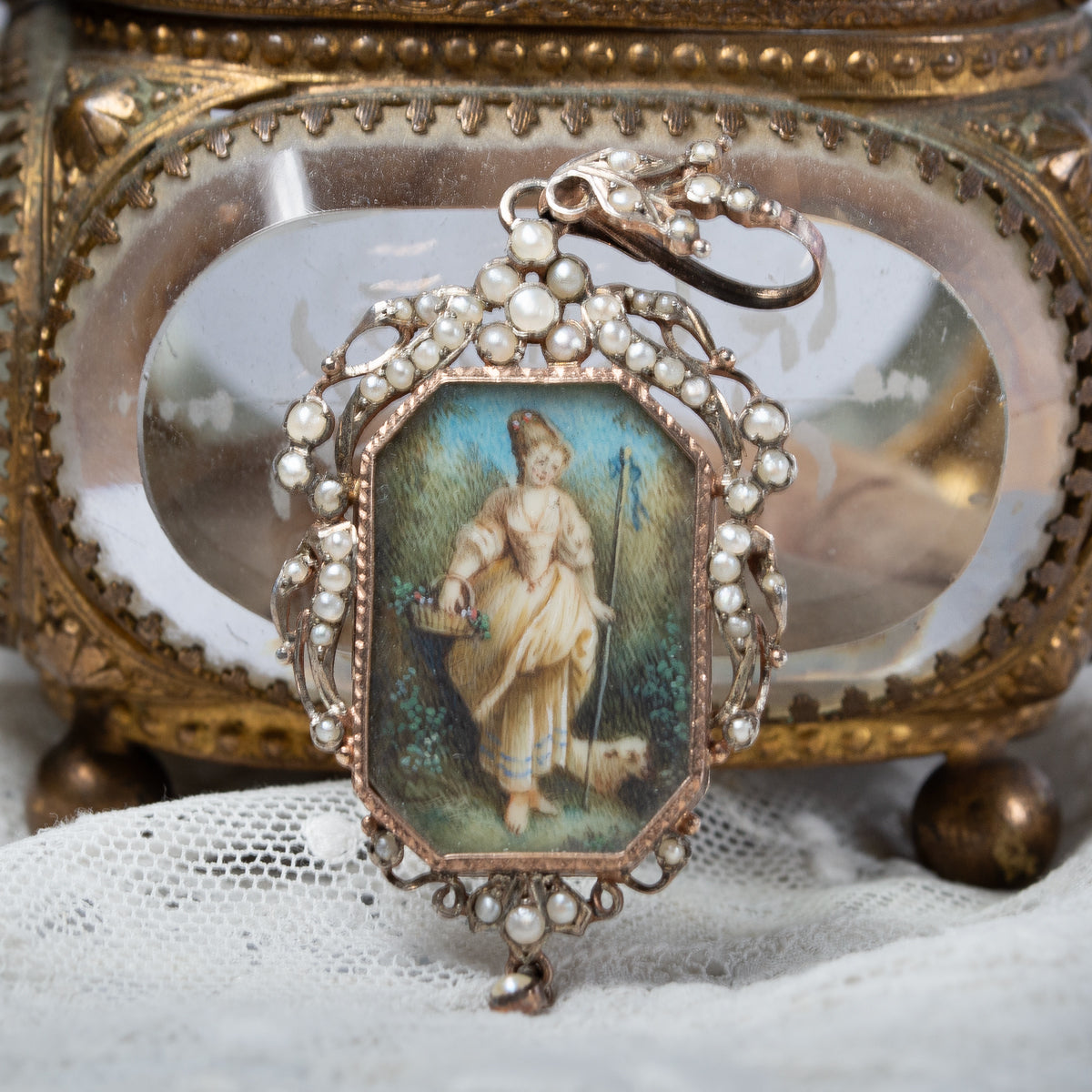 フランス製 エナメルミニアチュール ルース 小さなドレスの女の子