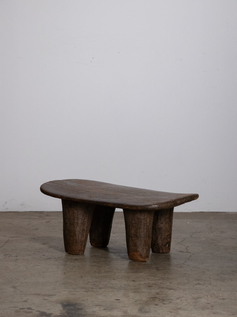 セヌフォスツール