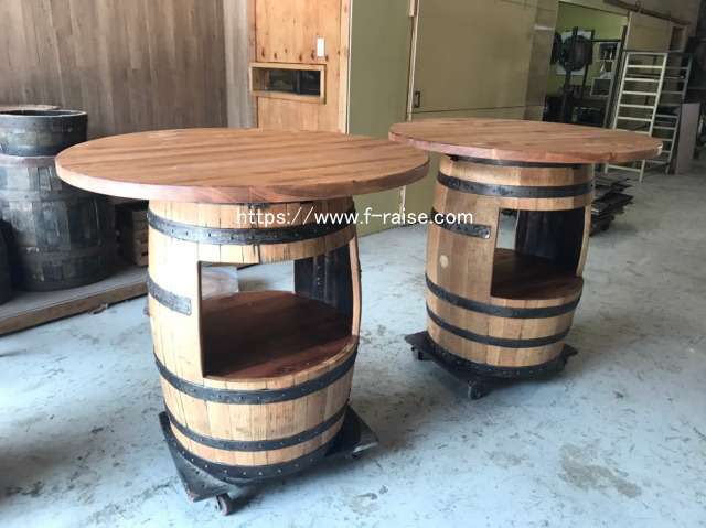 トップ 【最終値下げ‼️】木製 ワイン樽テーブル 高さ110cm 最終値下げ