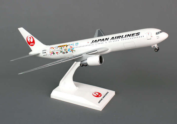 Everrise Japan Airlines (JAL) Boeing 767-300 Reg JA656J Doraemon