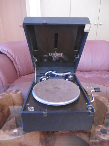 テイチク ポータブル蓄音機 T-23 1940年代 | 浪漫紀行