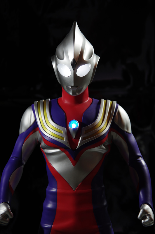 未使用☆レア JUNGLE 光の巨人シリーズ01 ウルトラマンティガ 1/100 未