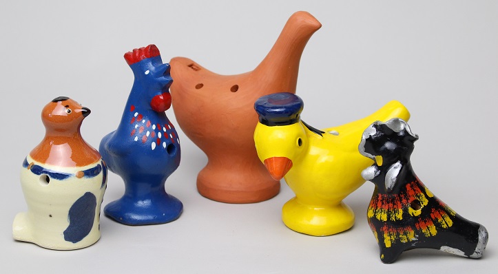 展示室に響く鳥の声 | 日本玩具博物館