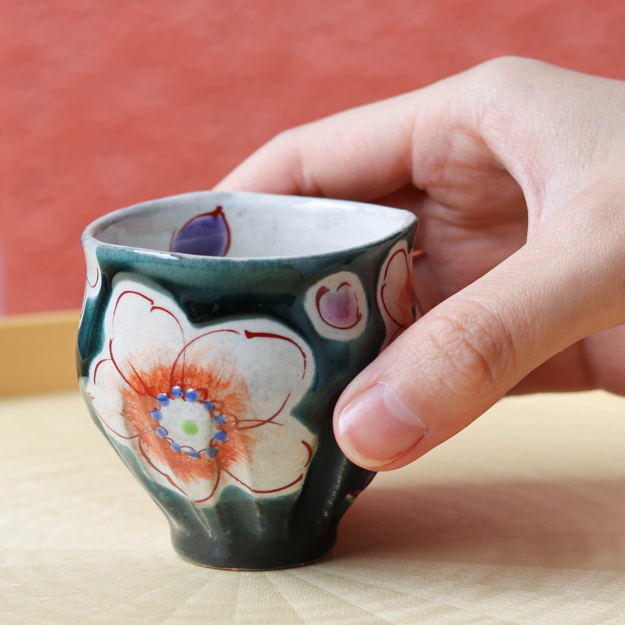 kimi 九谷焼 古九谷角福銘 草花文 ぐい呑 三客まとめて C 9525