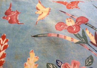 貴重】18世紀／綿白地松皮菱菊図案紅型