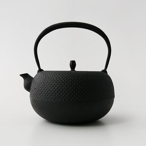 南部鉄器 鉄瓶 / 南部鉄瓶 / 釜定 / 新姥口あられ [ やかん 日本製 ih
