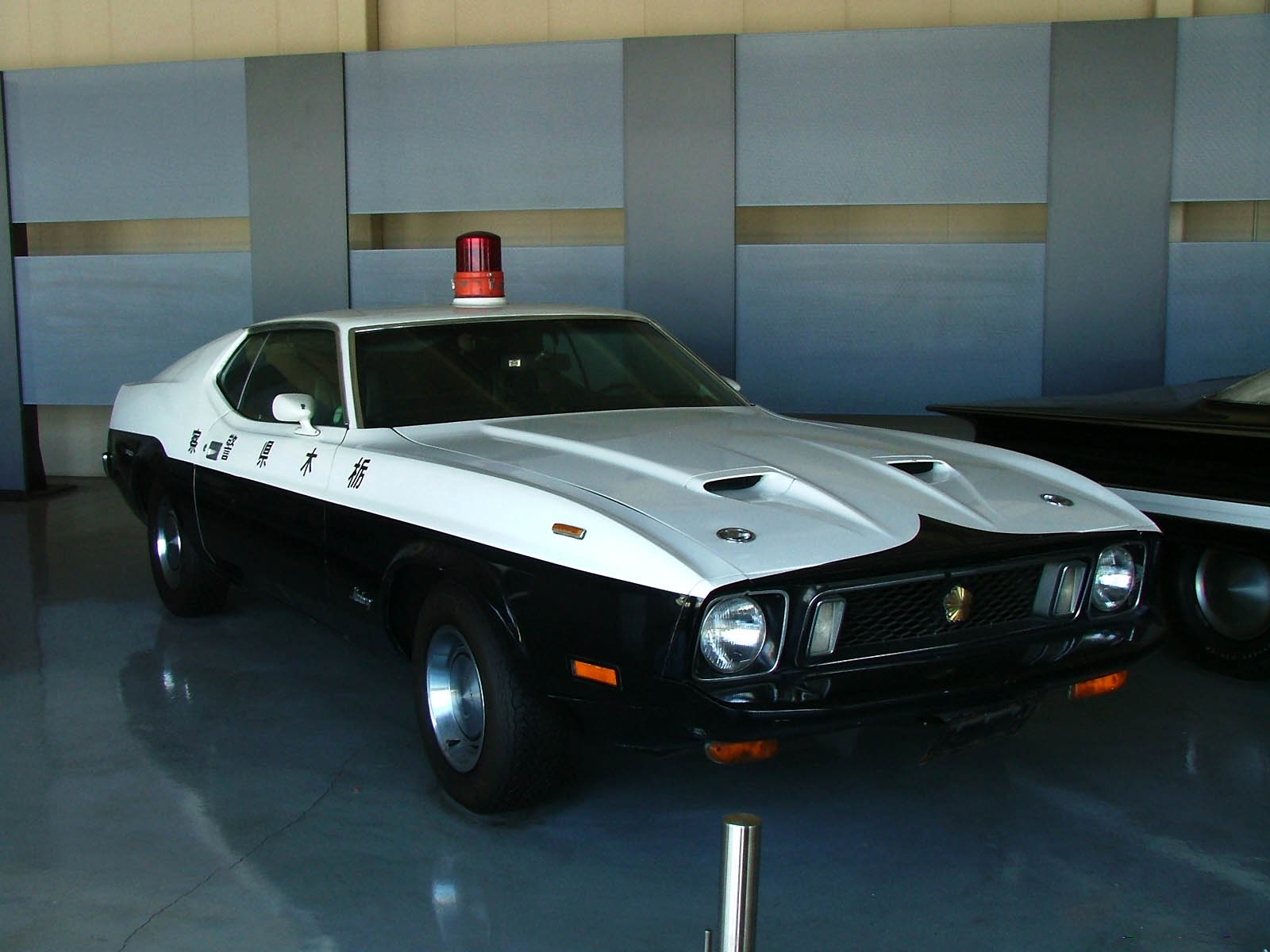 フォード・マスタング・マッハI 日本の警察車両