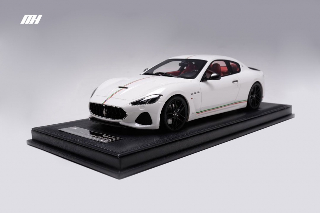 1/18 マセラティカスタム MOTORHELIX 1/18スケール：マセラティ