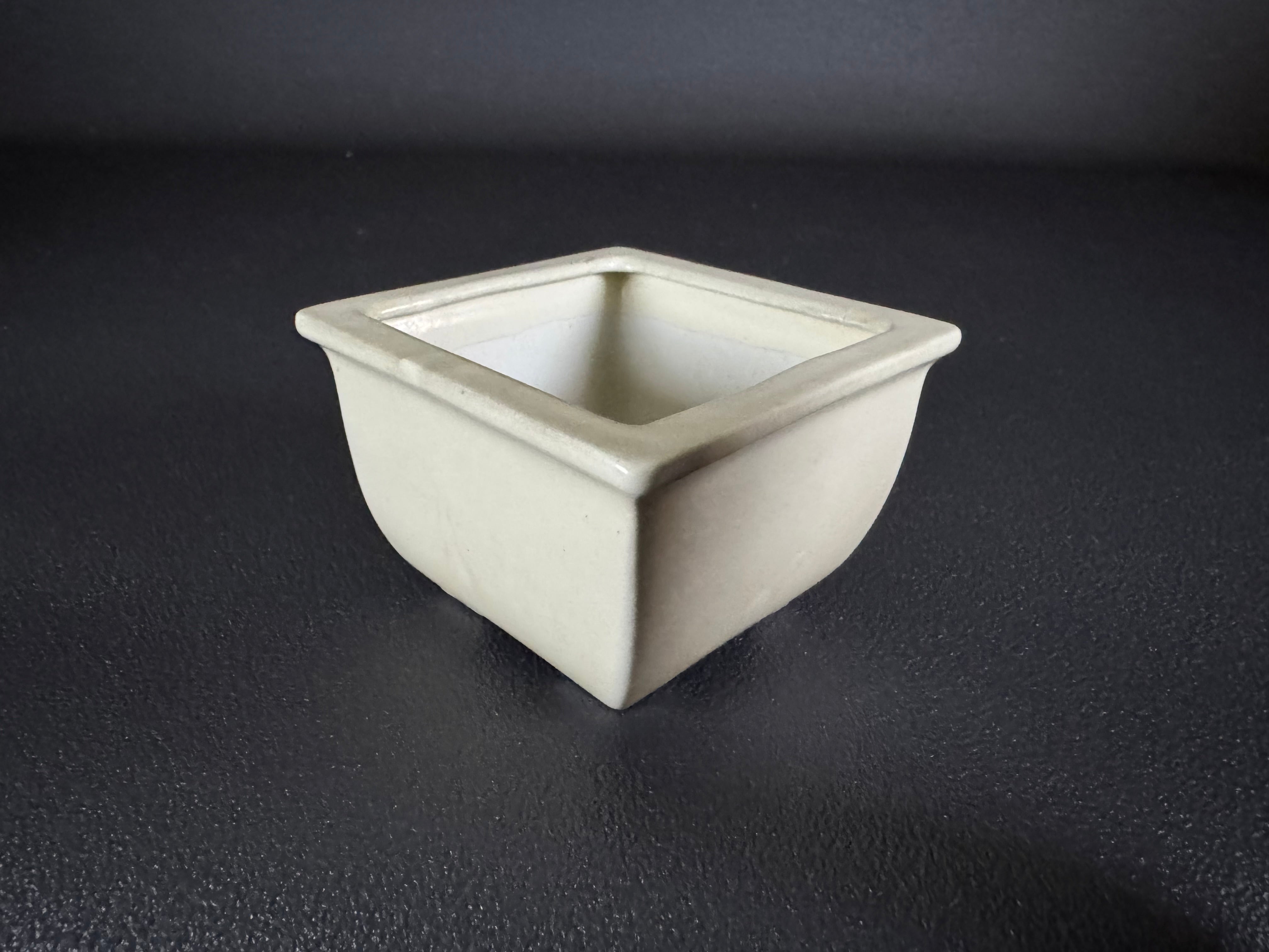 Antique Pots – Sugi Bonsai