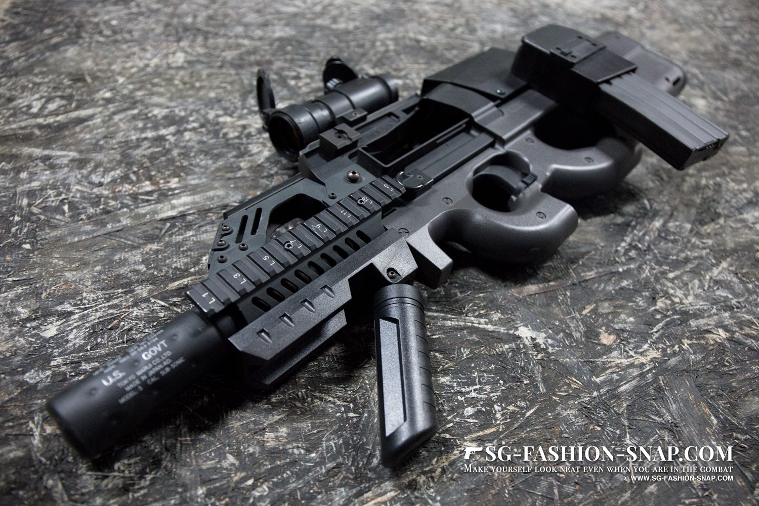 サバゲー引退品】P90プラス 東京マルイニッケル水素電池 COMBAT80