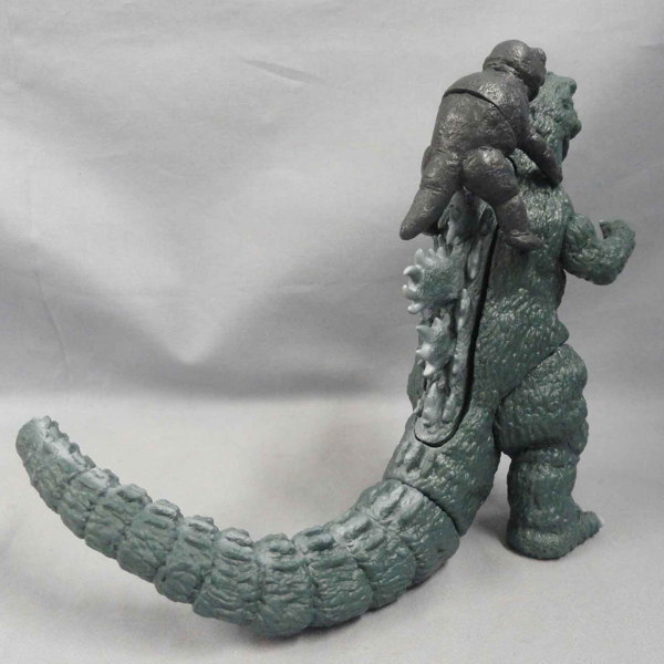 2018年8月31日よりショップ・懐古堂にてY・MSFの新作「レトロ怪獣