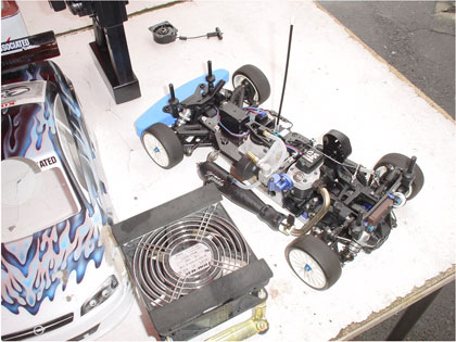 ☆Kyosho☆V-ONE RRダッジ ストラトス ボディー エンジンRC