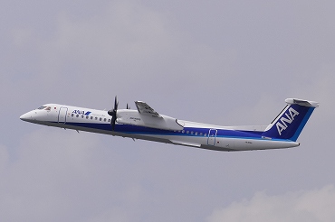 ANA DHC-8-300型 JA801K ボンバルディア 1:200・Q300 ANA DHC-8-300型