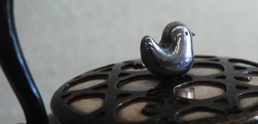 煙管煙草入組物｜燕市産業史料館｜新潟県燕市｜燕の匠の技に触れ、金属