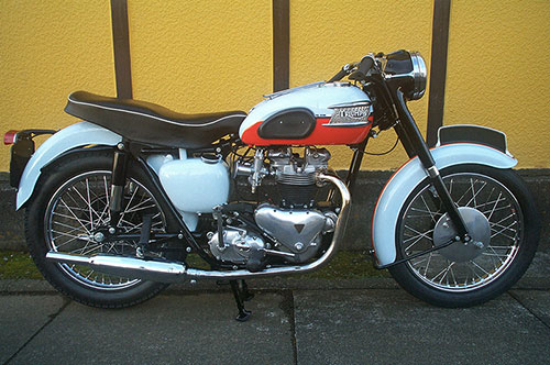 Triumph T120 First Bonneville〔59年式/再生新車!!〕｜秀逸なる、世界