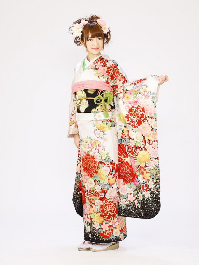 正絹】振袖 薔薇 百合 牡丹柄の振袖フルセット(白系) 普通サイズ