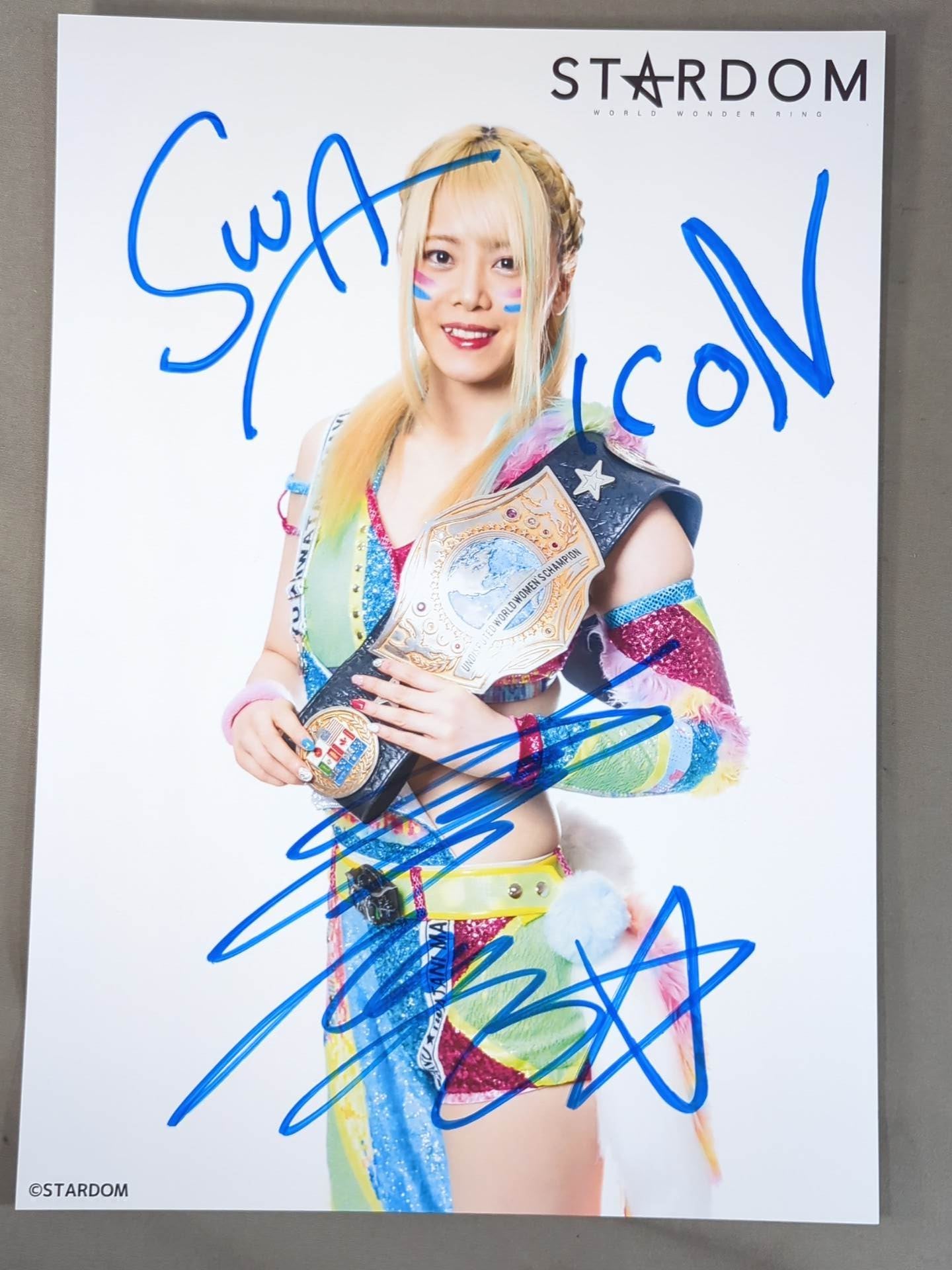 岩谷麻優 直筆サイン入り スターダムポートレート(V-6) – 闘道館