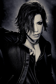 the GazettE ガゼット ロングチェックシャツ 別色→葵さん着用 the