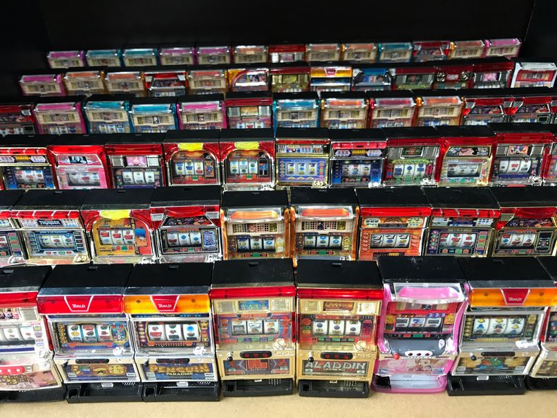 パチスロ魂 30個 フィギュアケース付き ミニチュア パチスロ魂が発掘