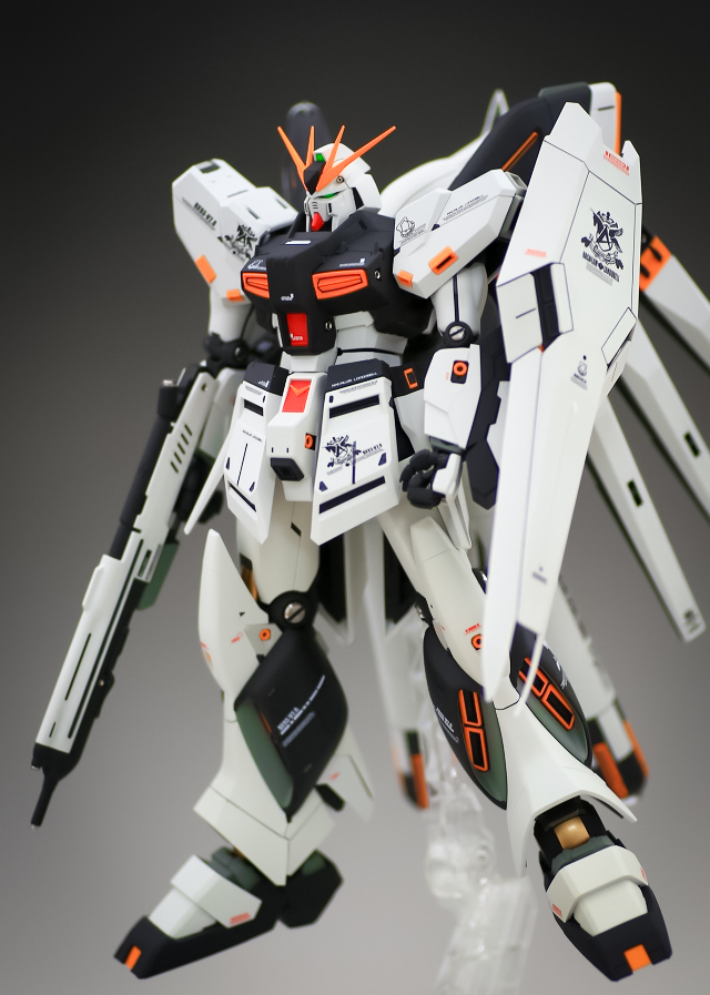 mg Hi-νガンダム 全塗装 完成品 筋彫り追加 νガンダムカラー mg Hi-