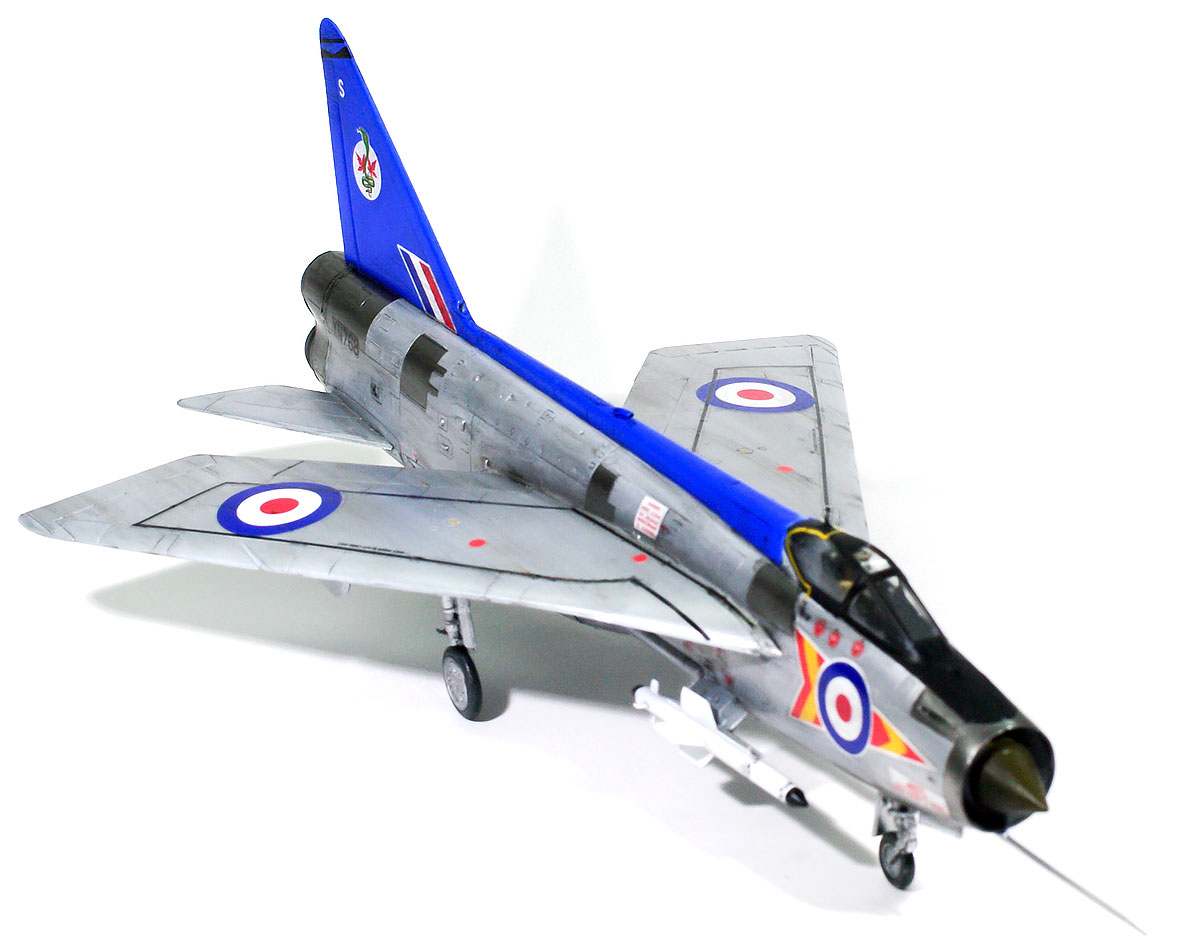 プラモデル完成機 1/48 E.E.ライトニングF1 Amazon | エアフィックス 1