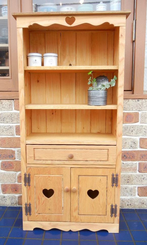 カントリー家具ハートのクリ抜き木製キャビネット カントリー 収納棚