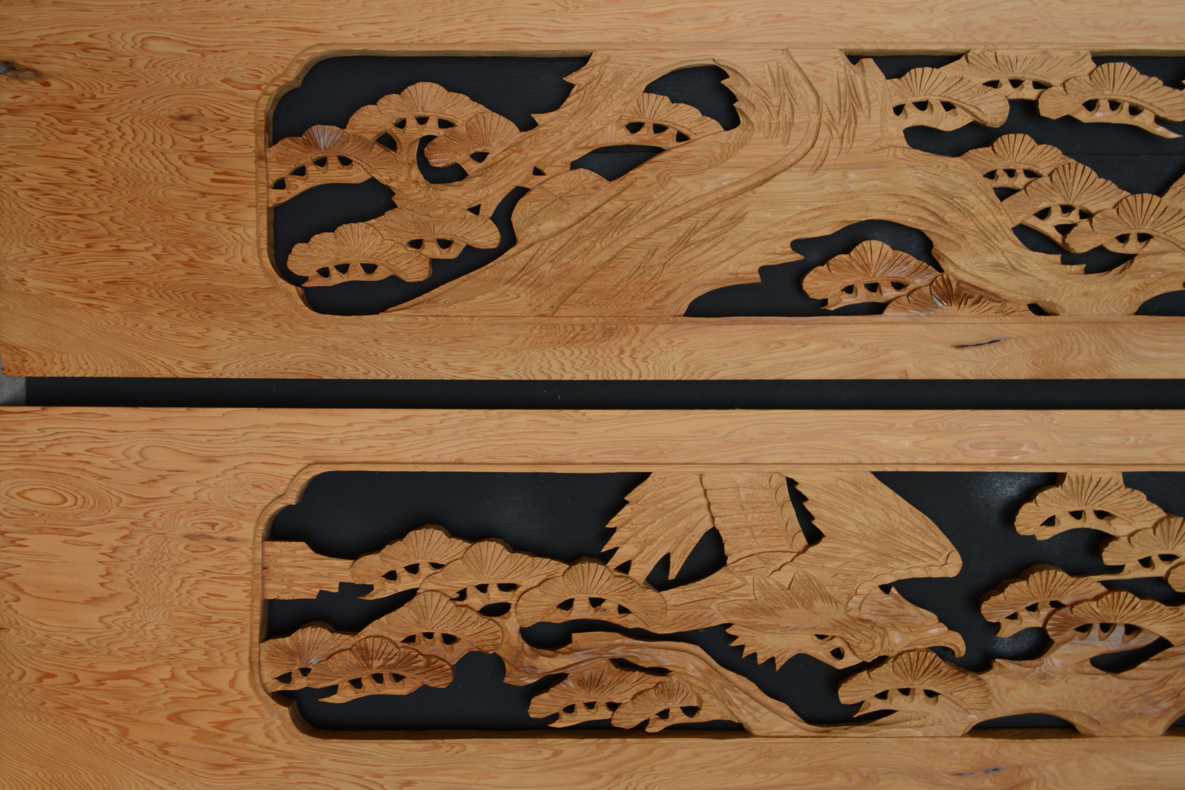 欄間 2枚組 木彫り 松と鷹 欄間 2枚組 木彫り 松と鷹