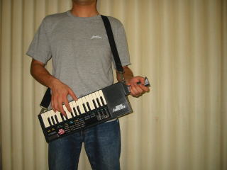 NISSIN (CASIO) C-16 - 星蔵さんちJ カップヌードル景品 ミニシンセ