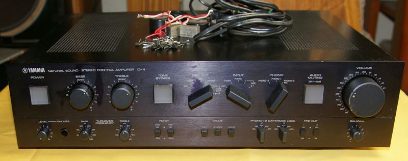 YAMAHA C-4 プリアンプ 動作確認ですがジャンク YAMAHA C-4 プリアンプ