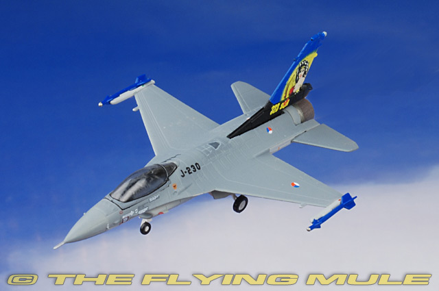 F-16A Fighting Falcon 1:200 Diecast Model - Hogan Wings HG-7549