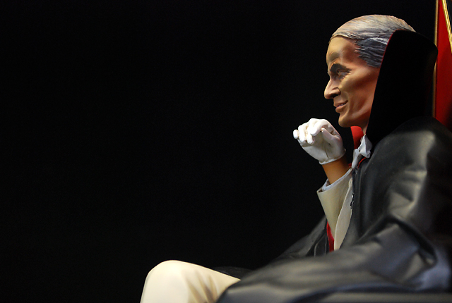 Volks】 LEGEND OF DARKSIDE 1/6 死神博士 王座の像