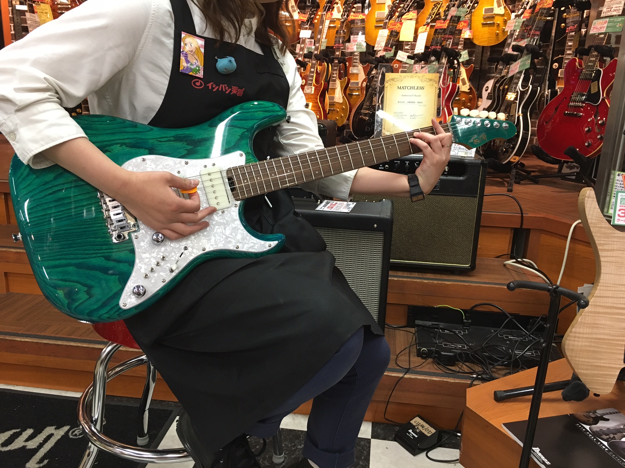 夏を感じさせるさわやかなエメラルドグリーン！！早くも池袋店に夏の