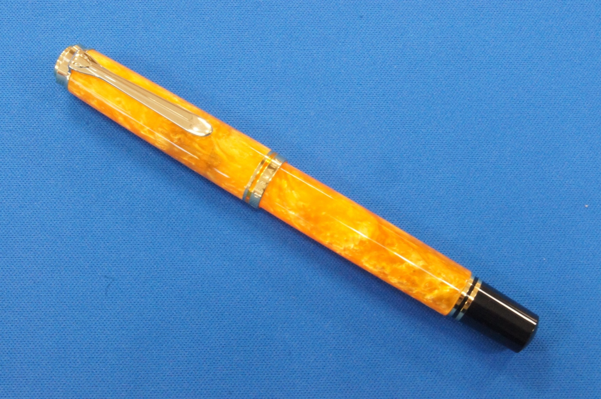 スーベレーン M600 ヴァイブラントオレンジ