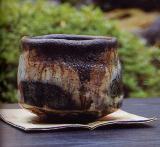 木戸貞昭作 信楽穴窯焼成 志野茶碗（ふり志野）／箱なし 木戸貞昭作