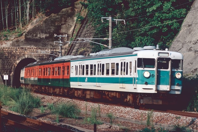 網干総合車輌所113系（広島運転所貸出）