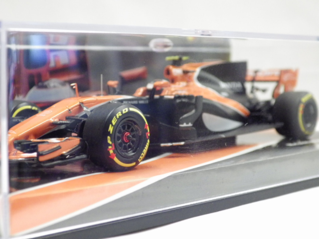McLaren MCL32 2017 バンドーン。サイン入りミニカー1:43 ミニカー
