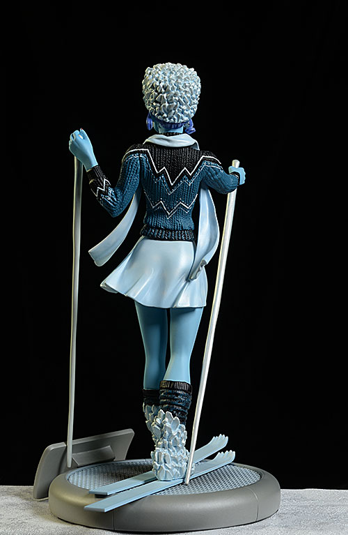 Review and photos of DC Collectibles Bombshells Killer Frost statue