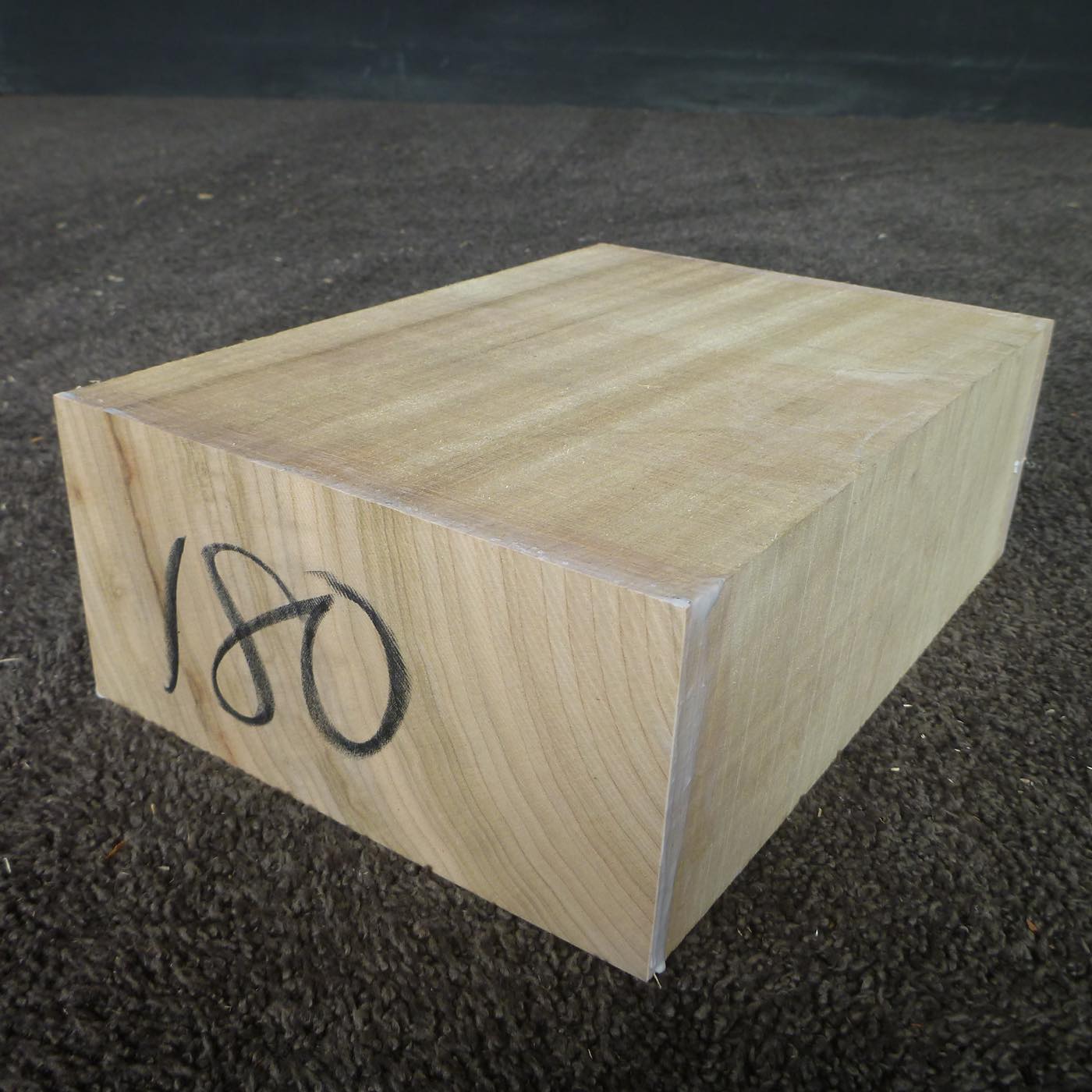 能面材 楠 定番 NKS4 230×90×180mm 2023年1月20日製材(天然乾燥中