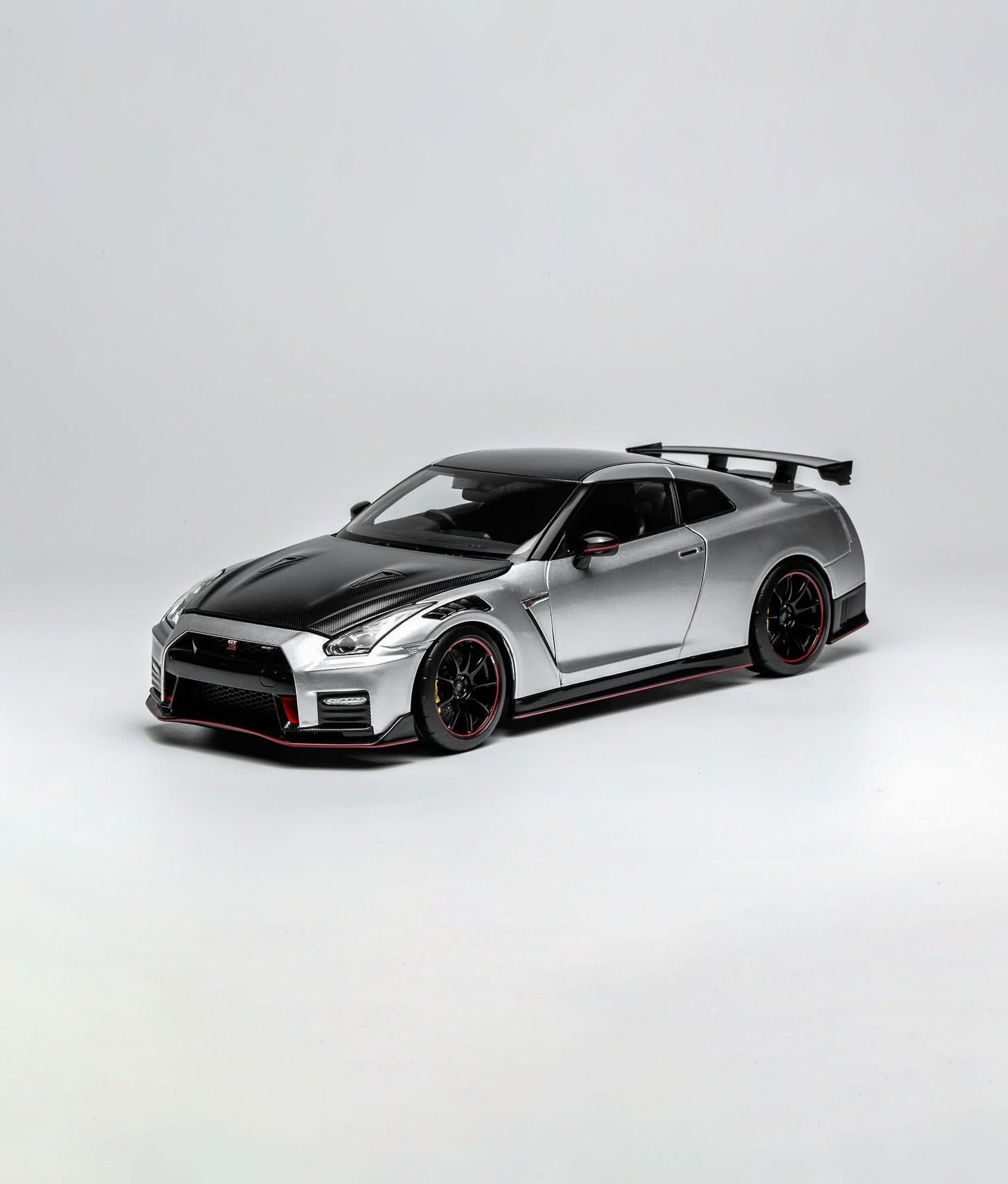 MOTORHELIX 1:18 Nissan GT-R NISMO (R35) Special Edition 2022 NISMO