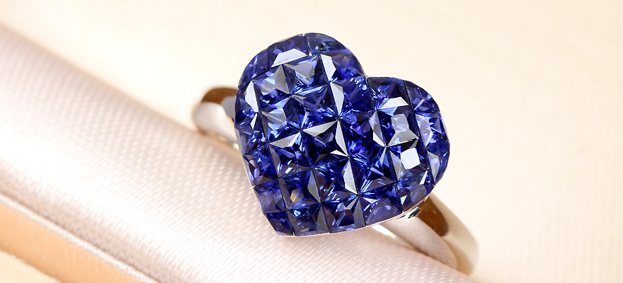 ブルーサファイア 2.2ct ハートミステリーセッティング ホワイト