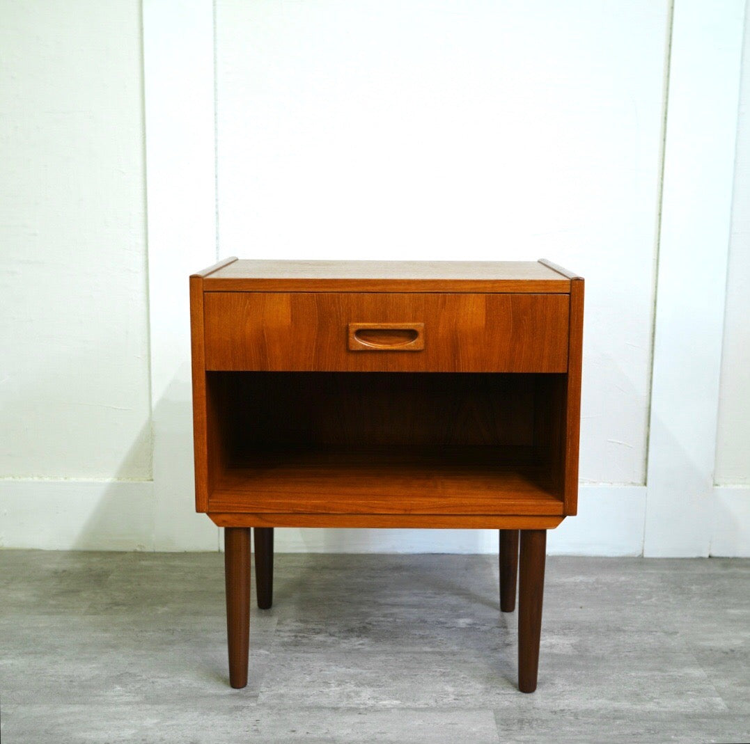 北欧デンマーク サイドテーブル チーク材 ヴィンテージ 中古 可愛い