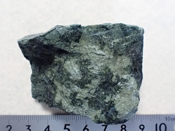 日本最古のオフィオライト、養父市の蛇紋岩 - 地質岩石を訪ねて - 兵庫