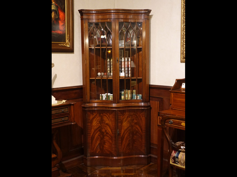 英国 べヴァン・ファンネル社 Reprodux コーナーキャビネット iso