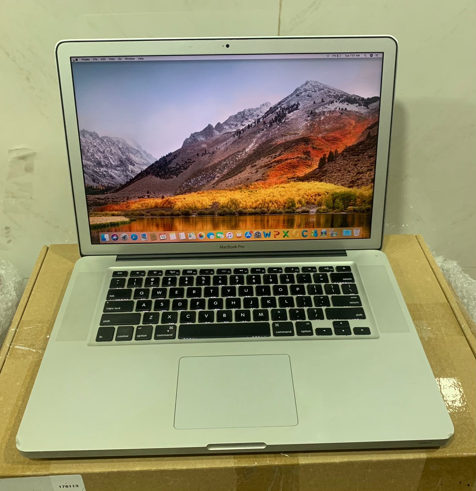MacBook Pro A1286◇15.4型◇高速 i7 / 8GB / 1000GB◇ ダブル Mac OS X