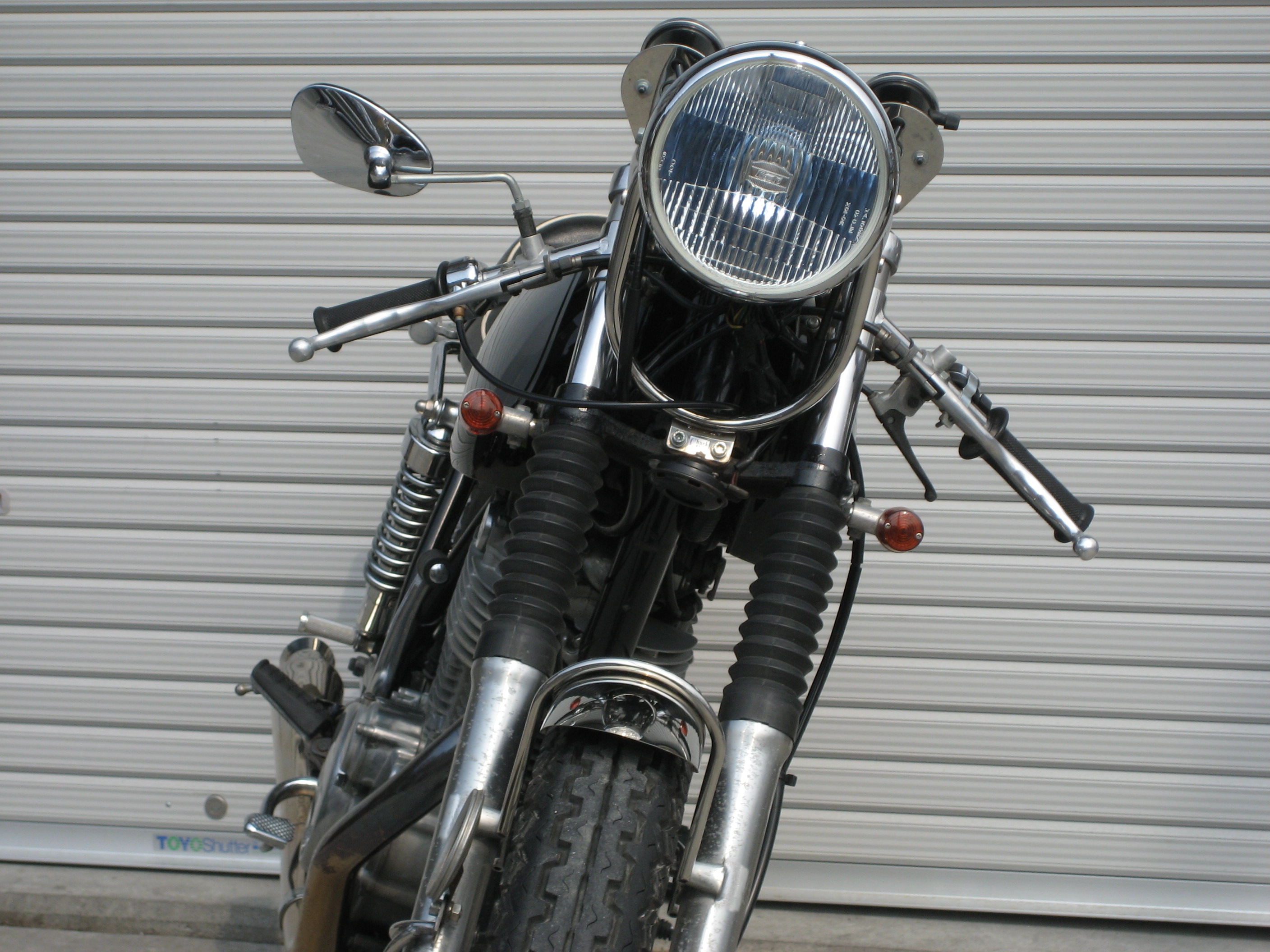 SR400 ペイトンプレイスヘッドライトステー