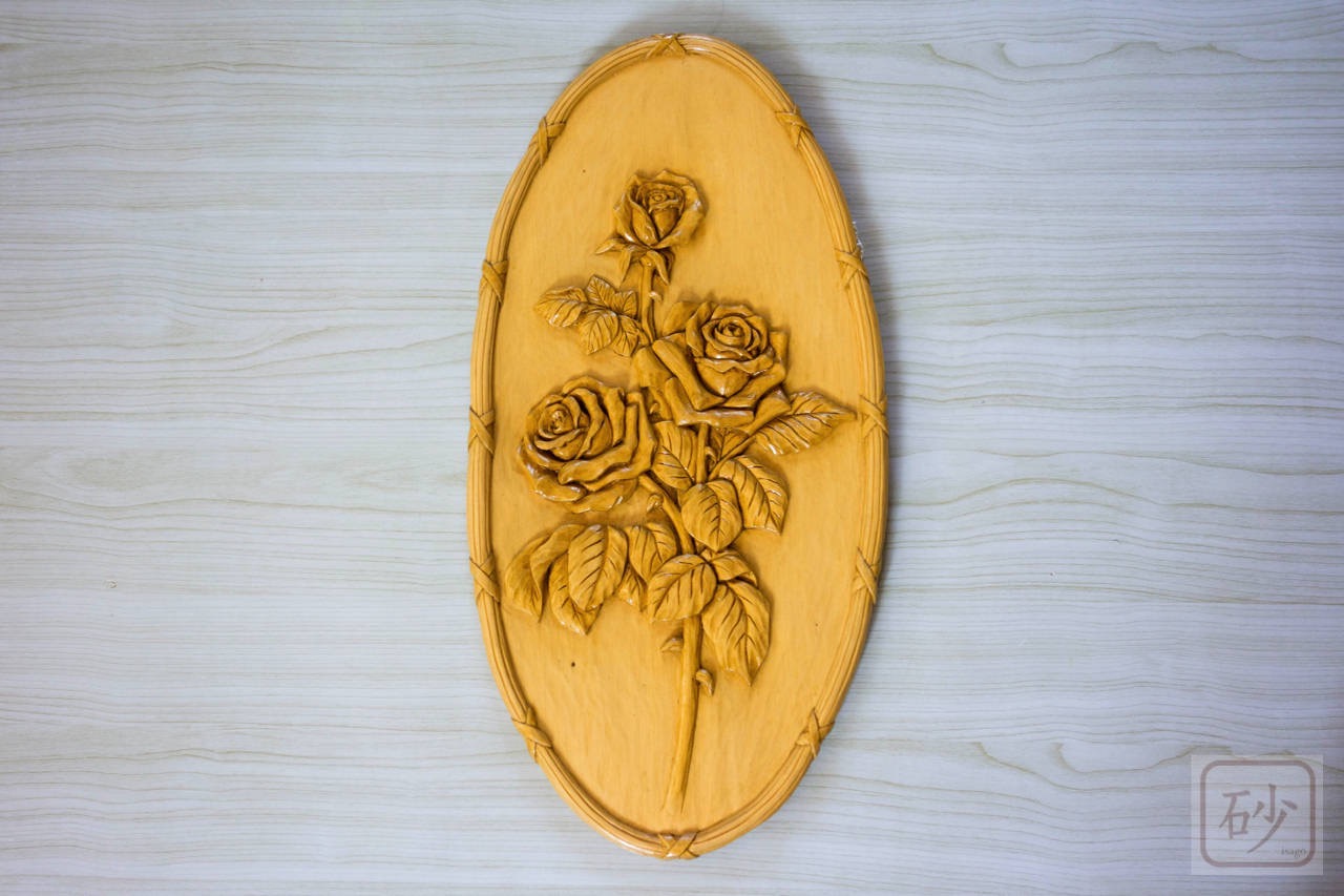 木彫りのレリーフ 楕円のバラ | 木を彫る日々