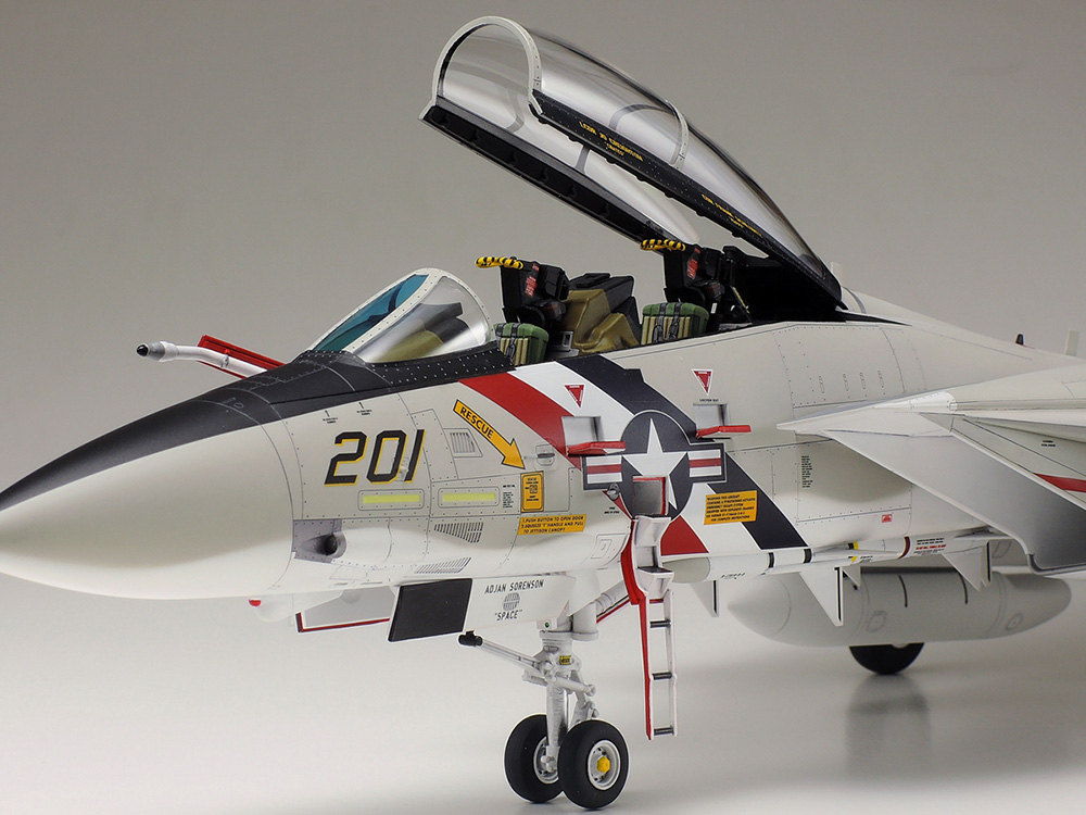 タミヤ F-14A トムキャット 1/48 電飾ジオラマ