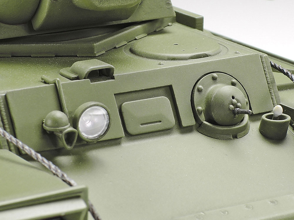 1/35 ソビエト重戦車 KV-1 1941年型 初期生産車: スケールモデル