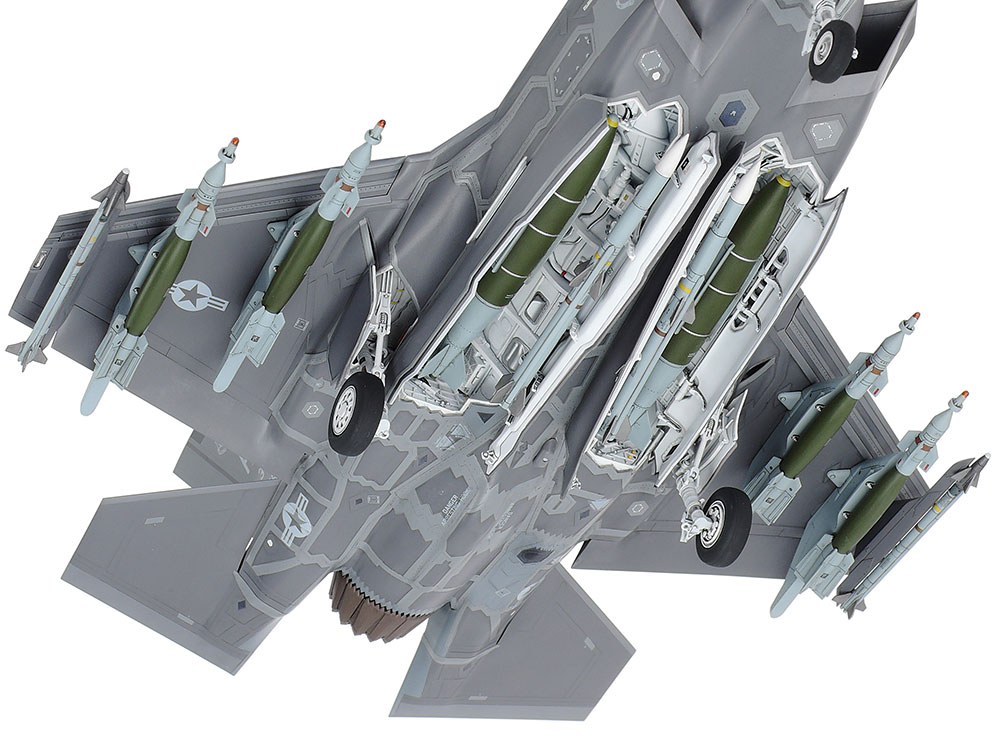 F-35 1/48スケールモデル 1/48 ロッキード マーチンF-35A ライトニング